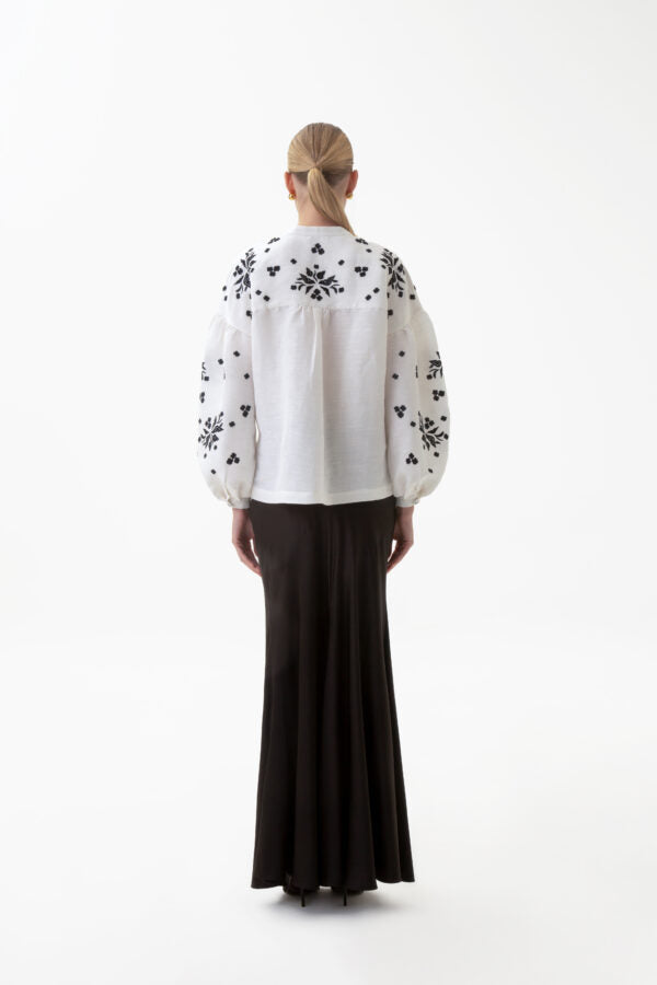 Gaptuvalnya Вишиванка “Яворівський дивоцвіт” (чорний орнамент)