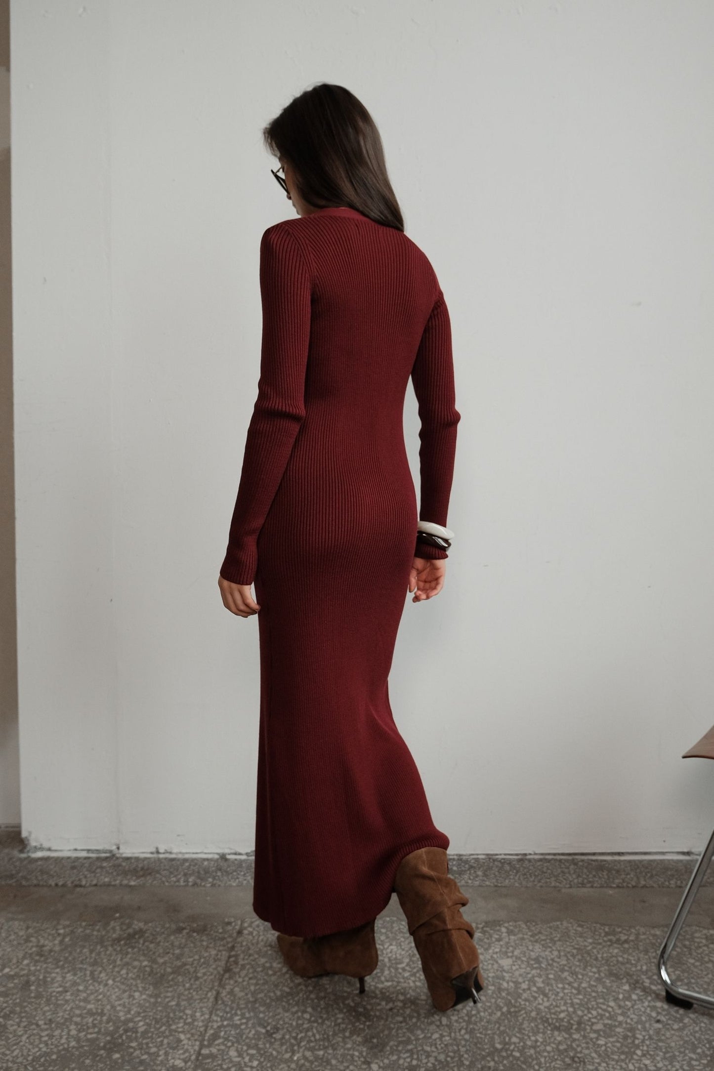 THE LACE Жiночa трикотажна сукня максі на ґудзиках бордова