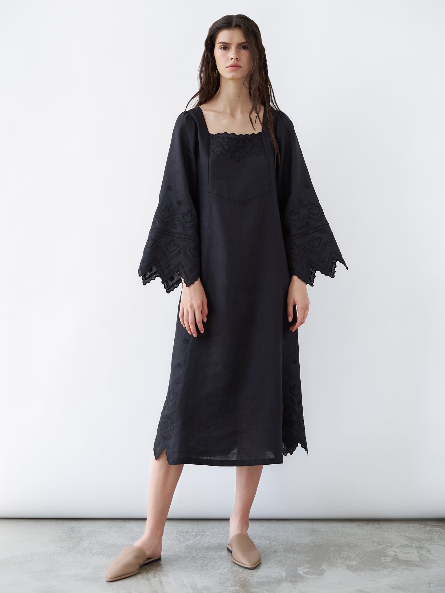 ETNODIM Чорна лляна сукня з вишивкою Nizhnist Black
