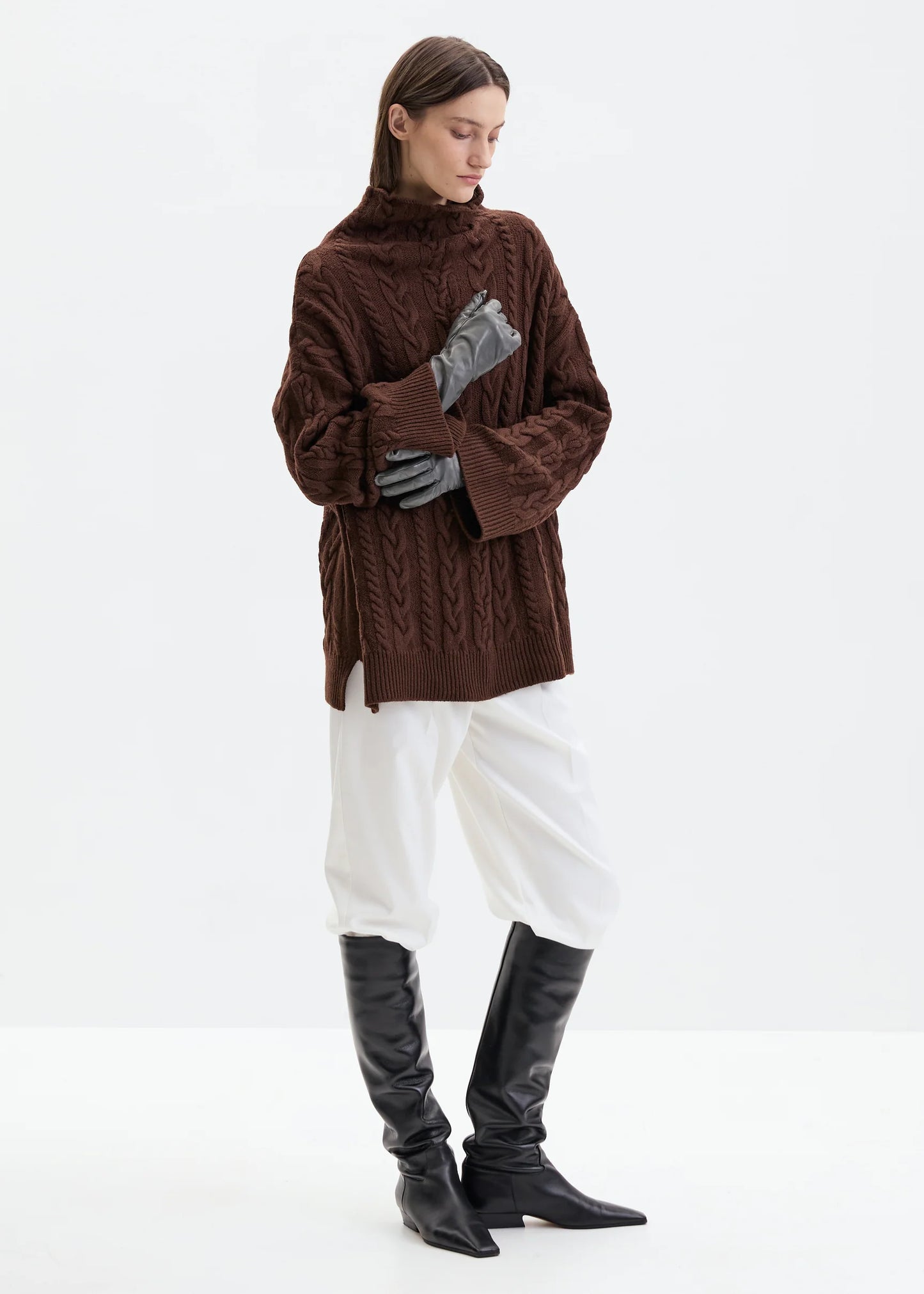 Iam BRAIDED BROWN SWEATER