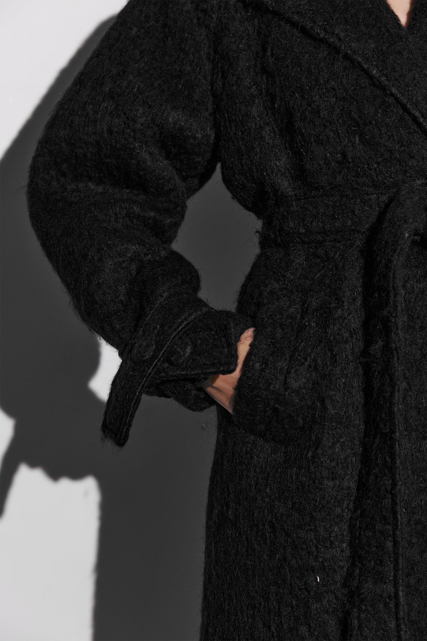 BAZHANE ПАЛЬТО З АЛЬПАКИ МАКСІ ЗІ СПУЩЕНИМ РУКАВОМ