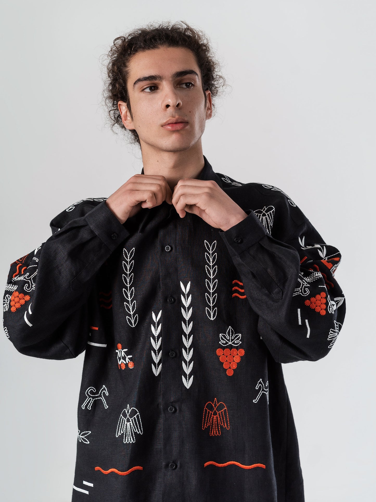 ETNODIM Лляна вишита сорочка чорного кольору MEN'S SLOVO BLACK