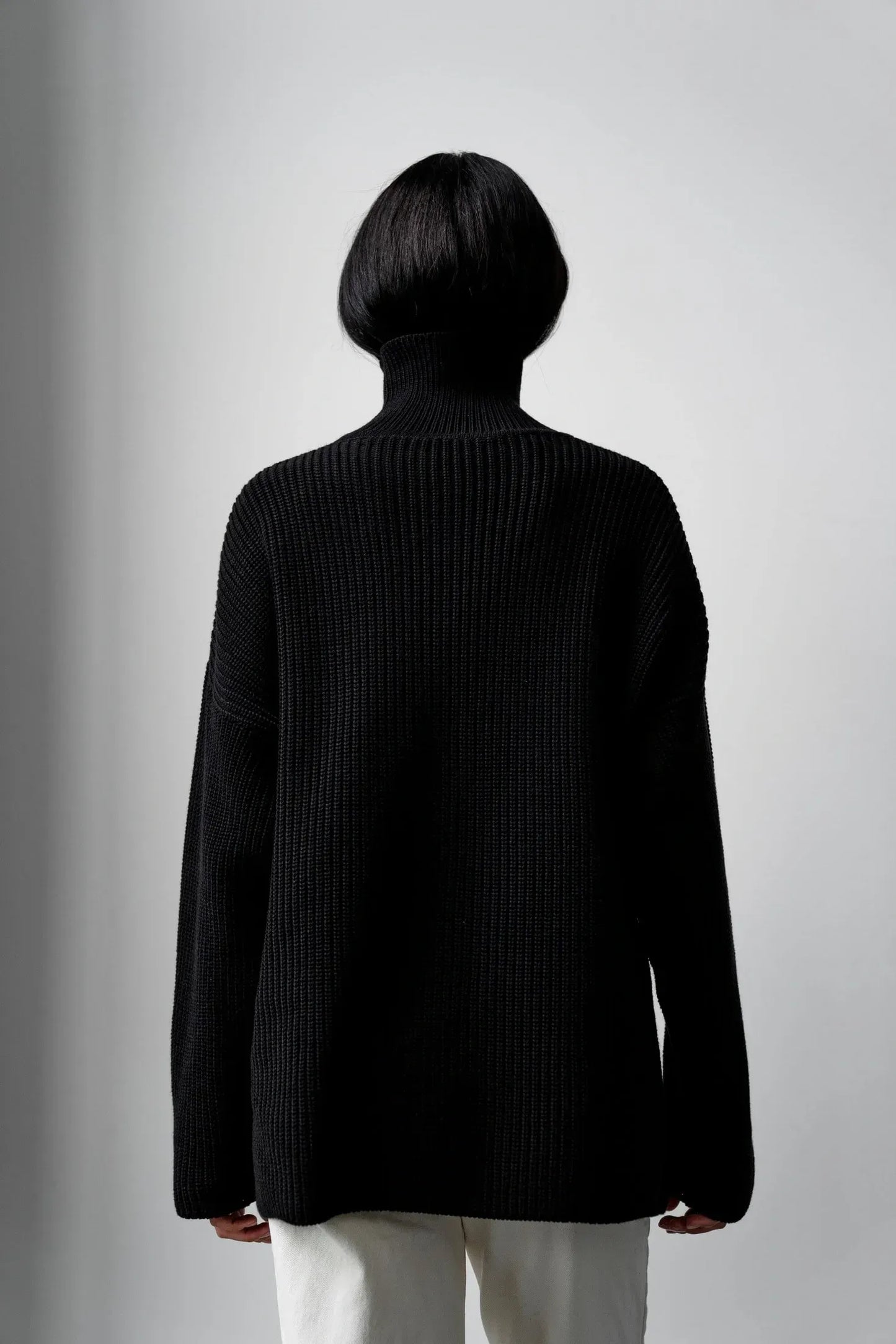 Wool Happen Чорний жіночий oversize светр Mint