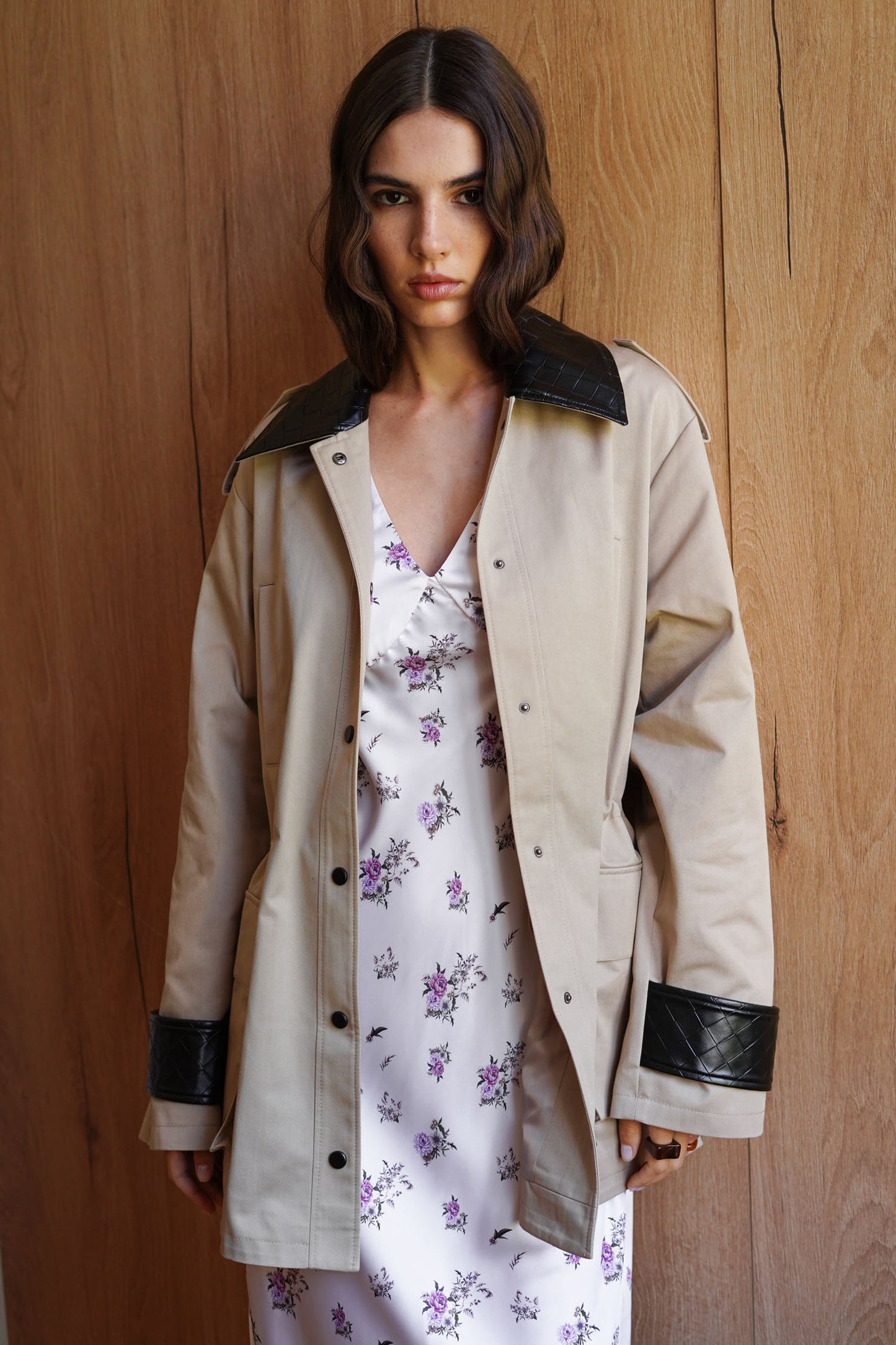 THE LACE Жiночa куртка з декоративними вставками utility blazer бежева