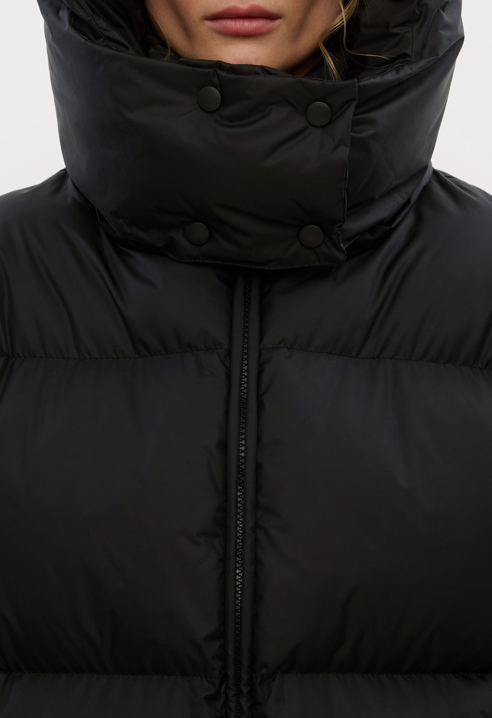 BE OM ПУХОВИК ОВЕРСАЙЗ ЧОРНИЙ