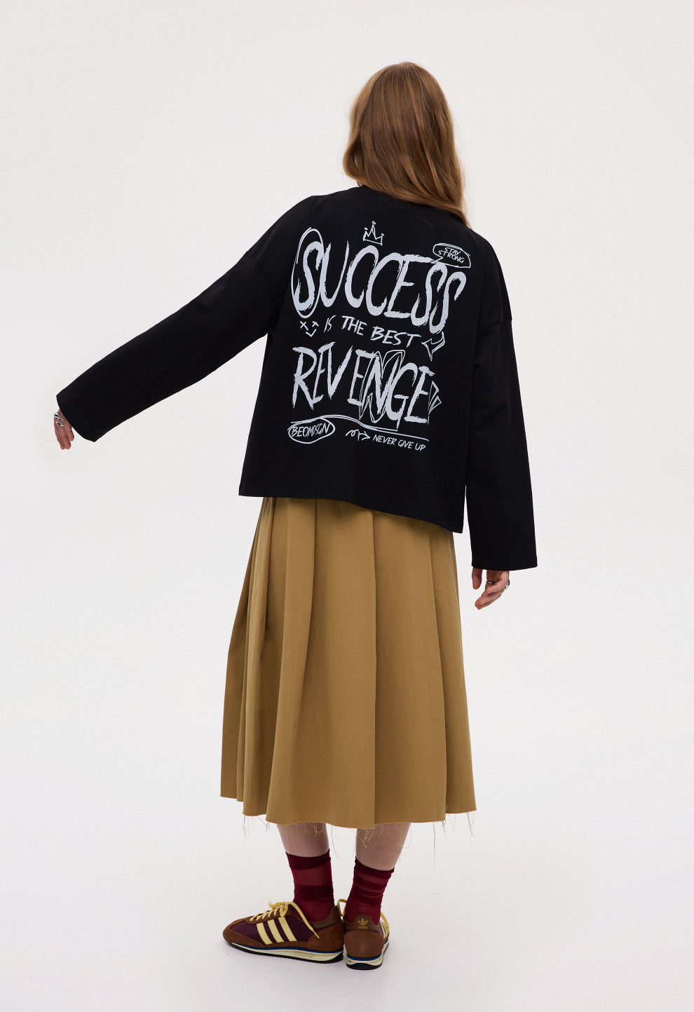 BE OM ЛОНГСЛІВ ОВЕРСАЙЗ ВКОРОЧЕНИЙ ЧОРНИЙ SUCCESS