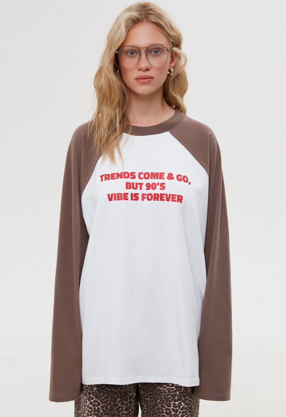 BE OM ЛОНГСЛІВ РЕГЛАН КОРИЧНЕВИЙ 90S VIBE