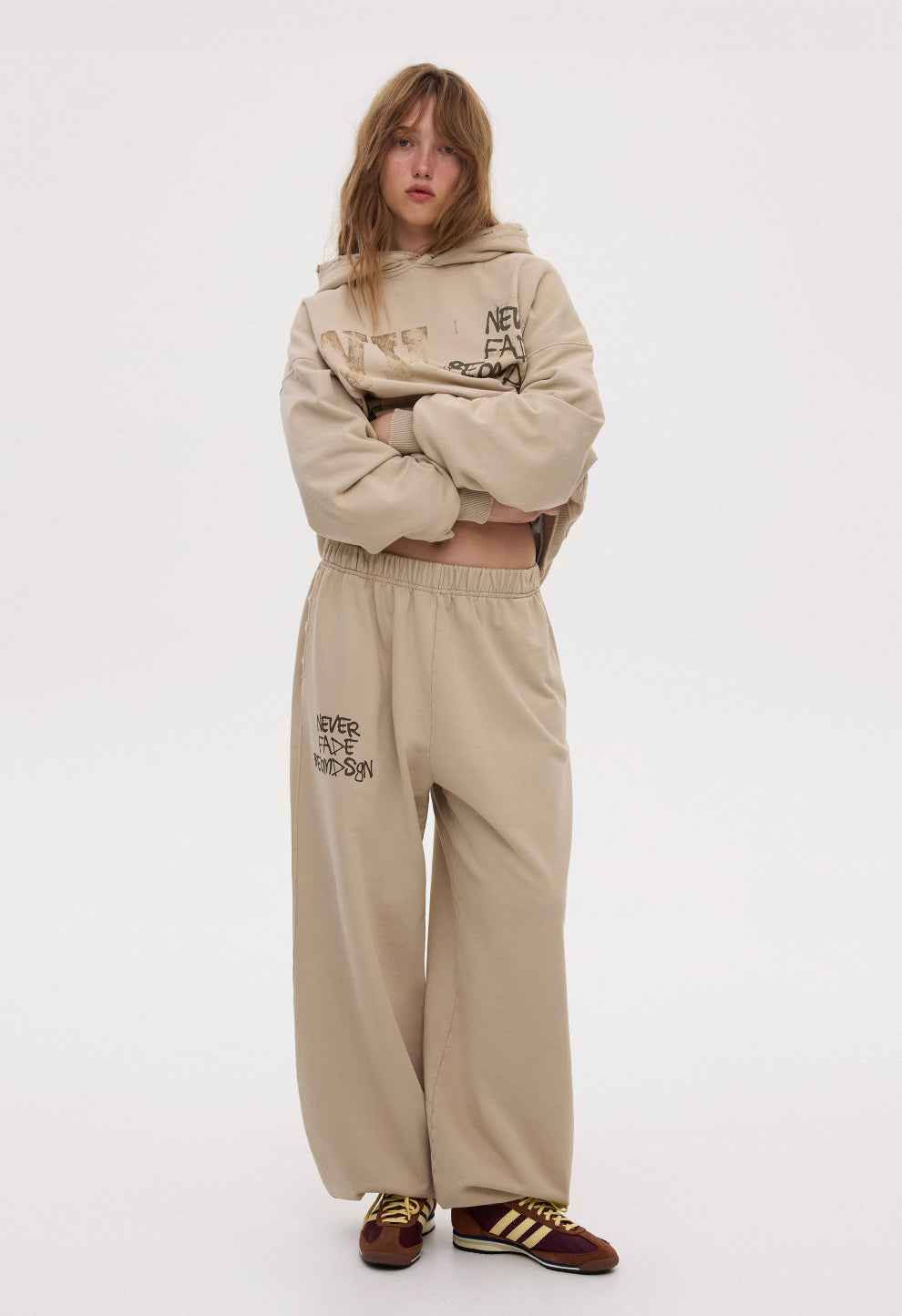 BE OM ДЖОГЕРИ ОВЕРСАЙЗ ВИВАРЕНІ БЕЖЕВІ