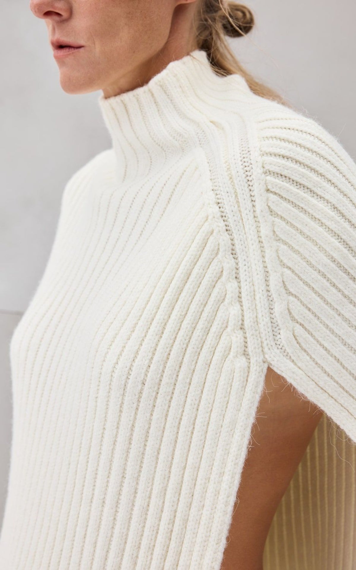 COOSH НАКИДКА-ПОНЧО ALV ВОВНЯНА В РУБЧИК З ВИСОКИМ КОМІРОМ