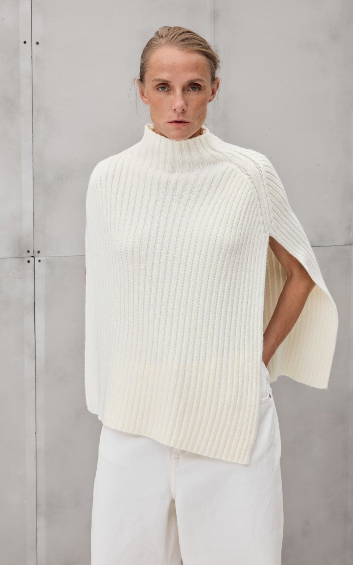 COOSH НАКИДКА-ПОНЧО ALV ВОВНЯНА В РУБЧИК З ВИСОКИМ КОМІРОМ