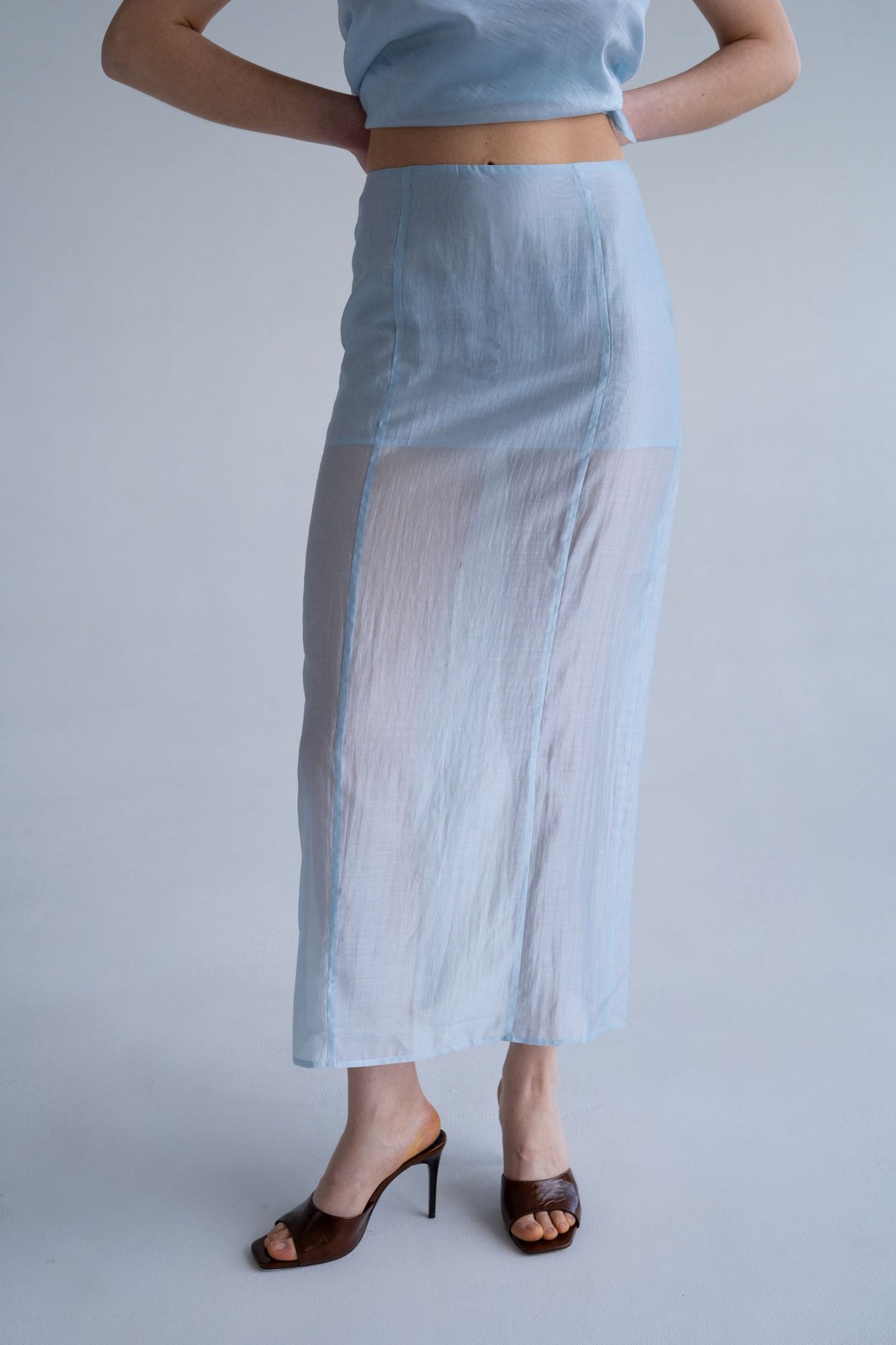THE LACE Жiночa спідниця максі напівпрозора з тенселу iced blue