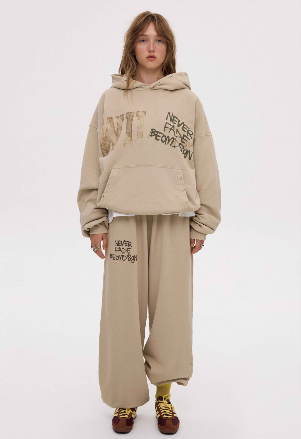 BE OM ХУДІ ОВЕРСАЙЗ ВИВАРЕНИЙ БЕЖЕВИЙ