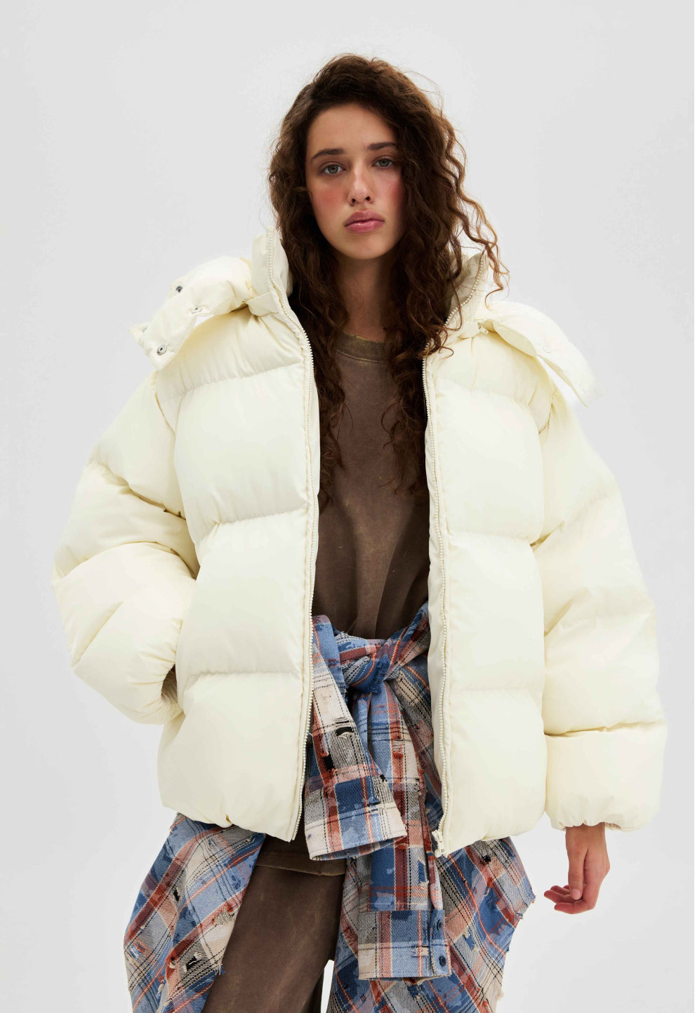 BE OM ПУХОВИК ОВЕРСАЙЗ МОЛОЧНИЙ