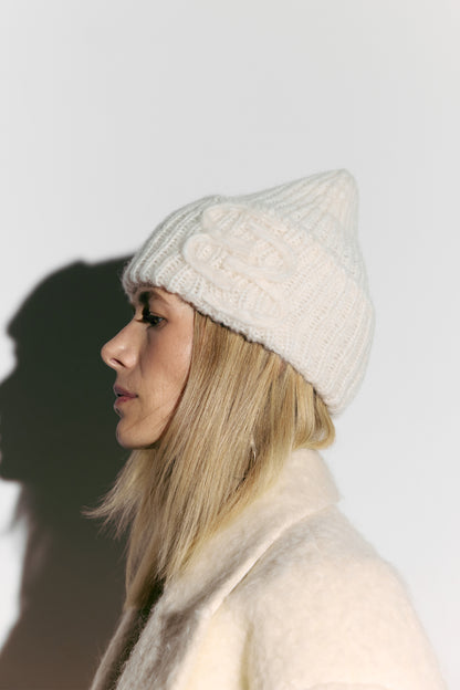 BAZHANE ШАПКА FLUFFY