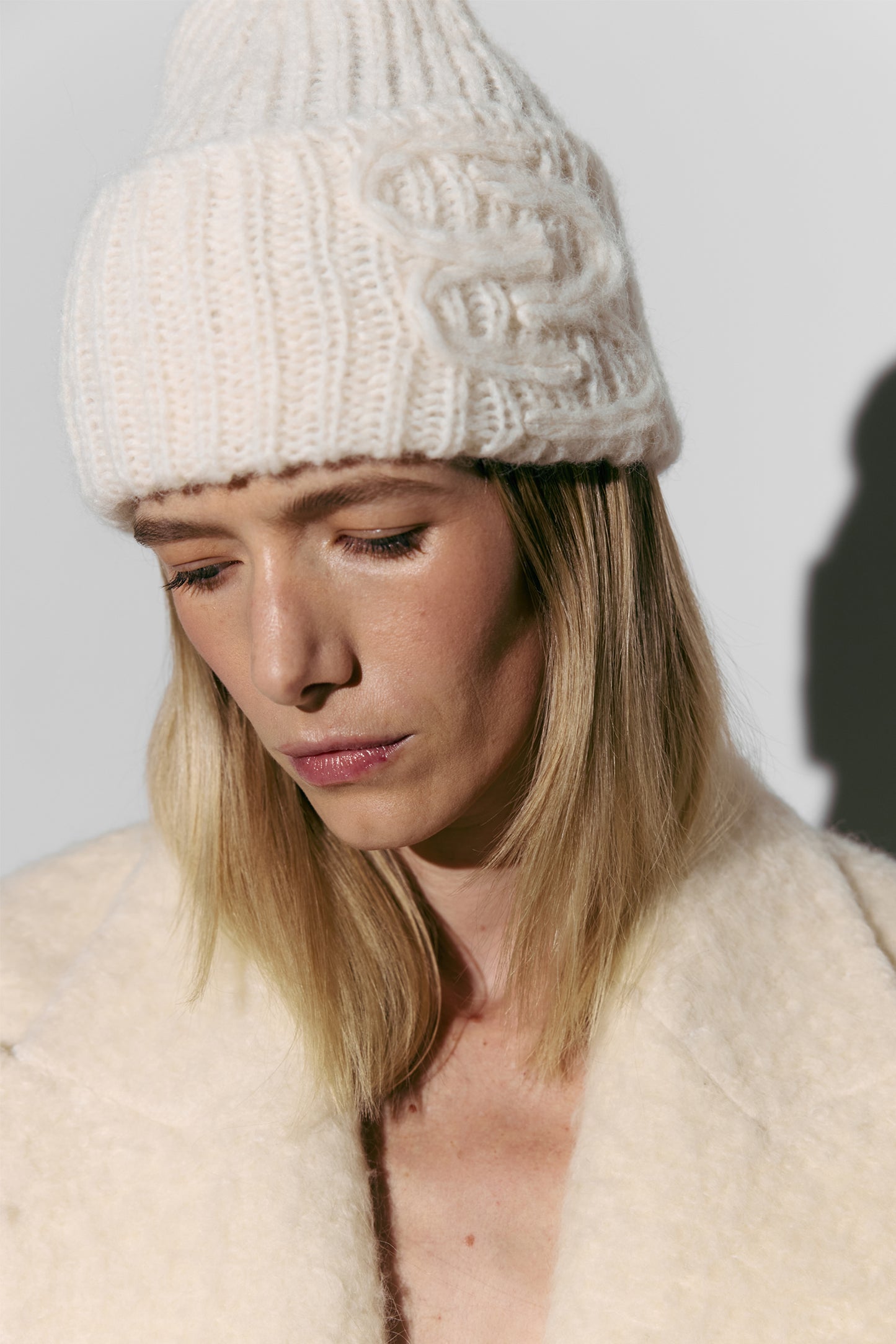 BAZHANE ШАПКА FLUFFY