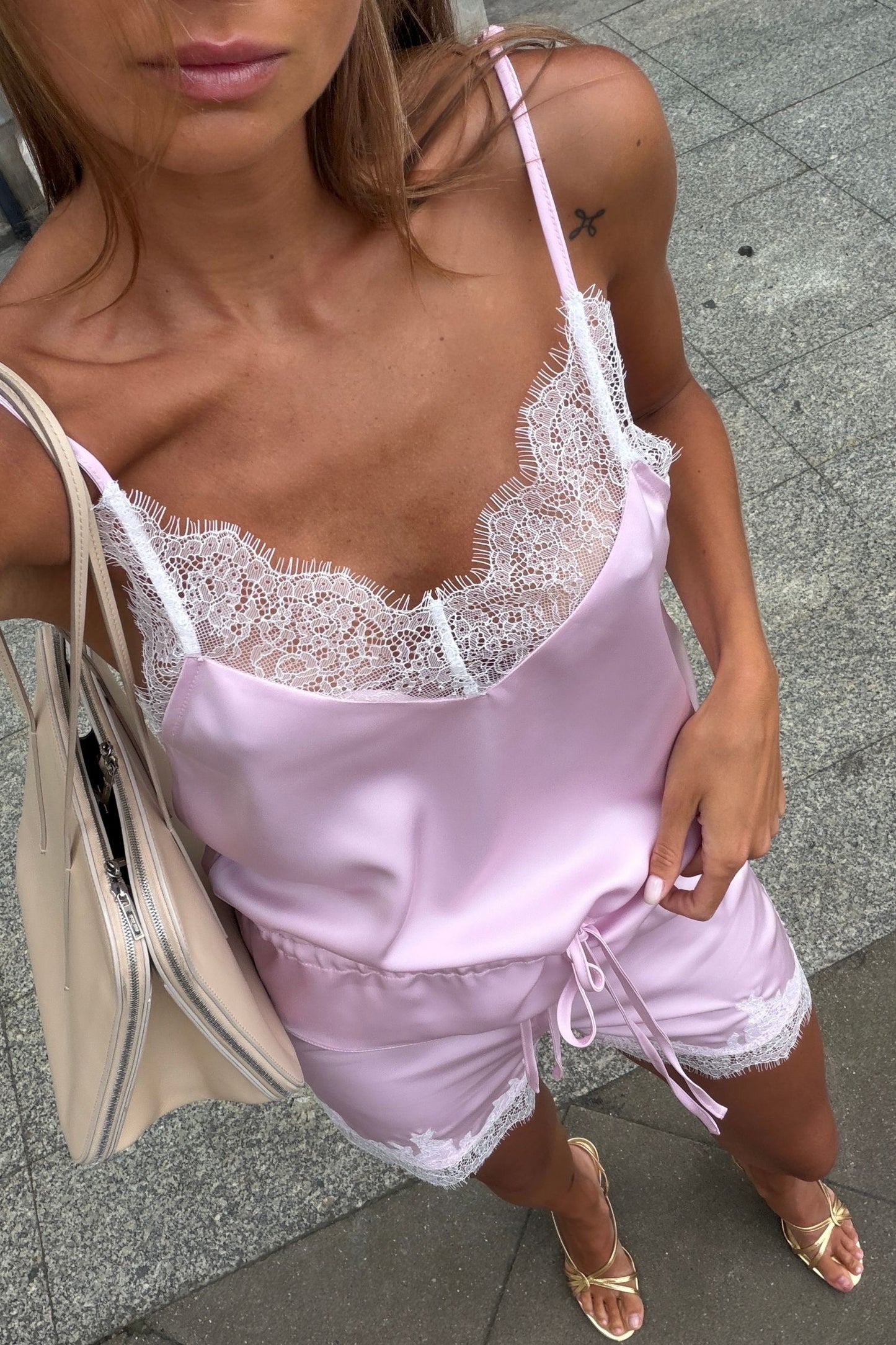THE LACE  Жiночий топ із куліскою з сатину та мереживом рожевий