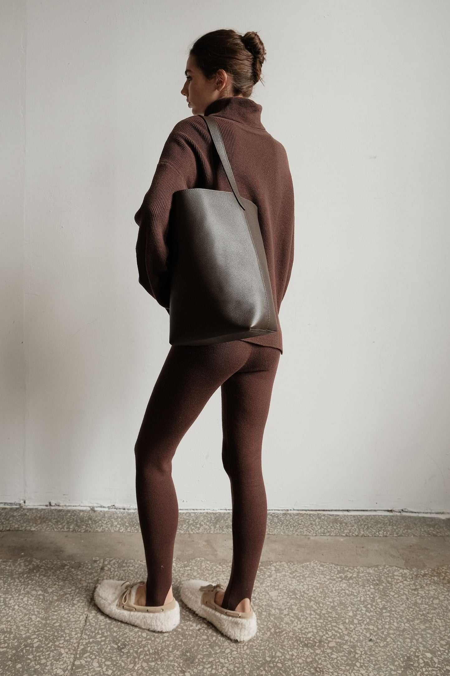 THE LACE Жiночi легінси трикотажні зі штрипками шоколадні