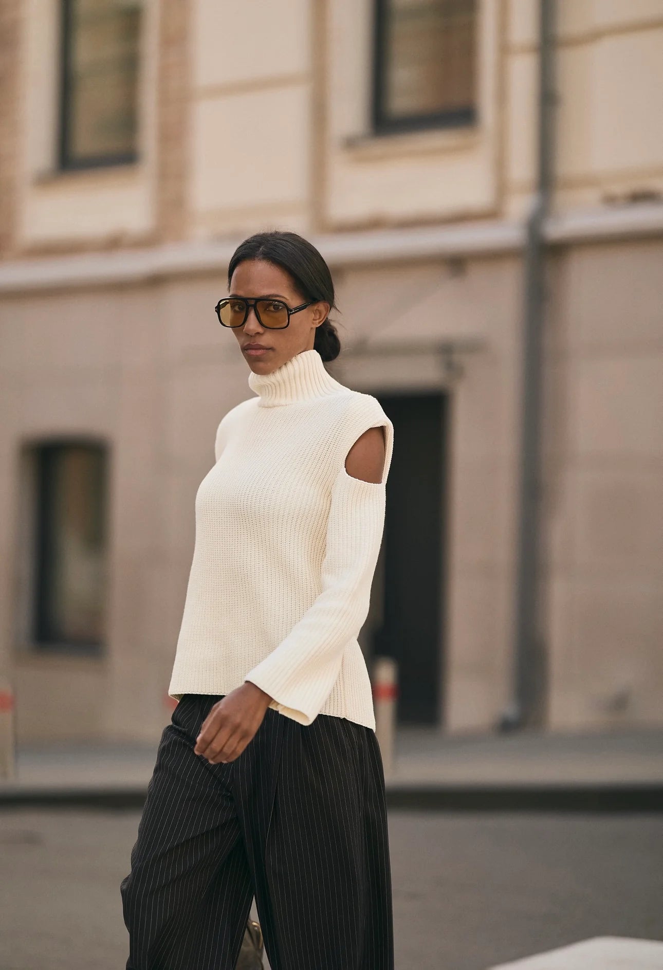 SAGE Светр з оголеними плечами