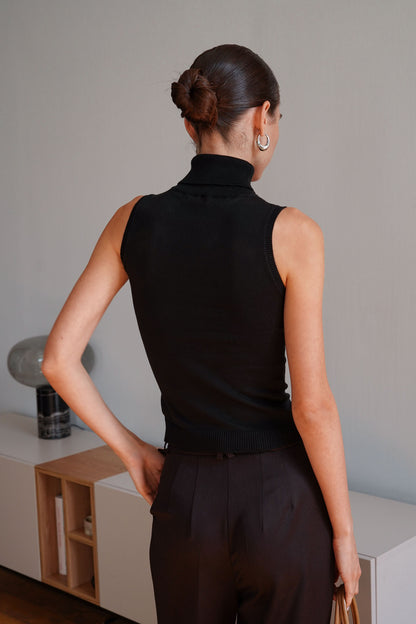 THE LACE Трикотажний топ із високою горловиною чорний