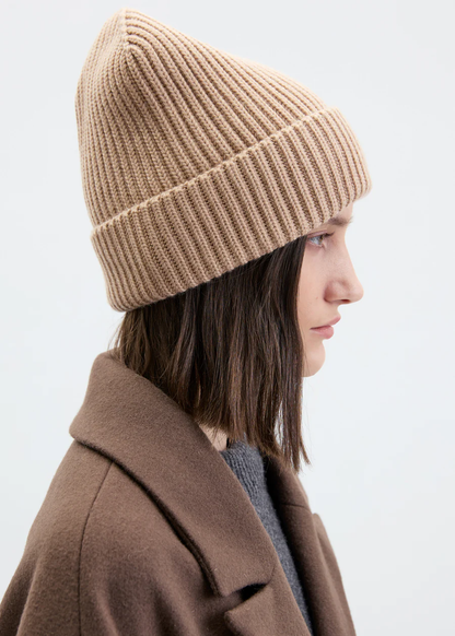 BEIGE BEANIE HAT