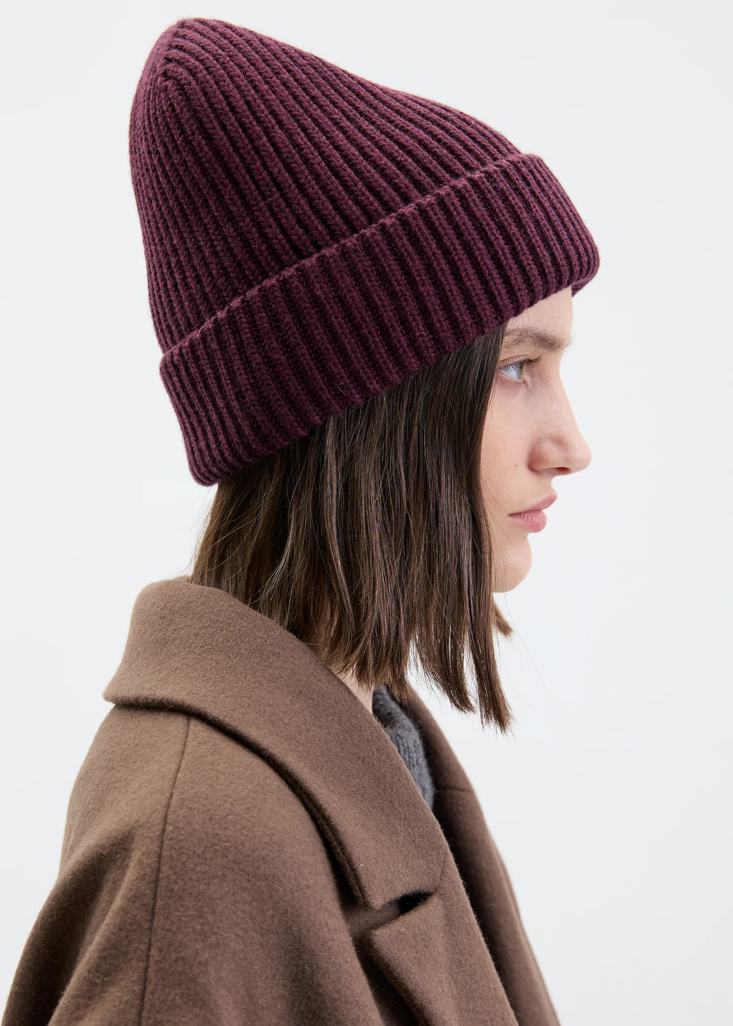 PLUM BEANIE HAT, Сливова шапка-біні