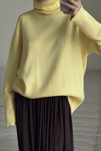 THE LACE Жiночий трикотажний светр з об’ємною горловиною