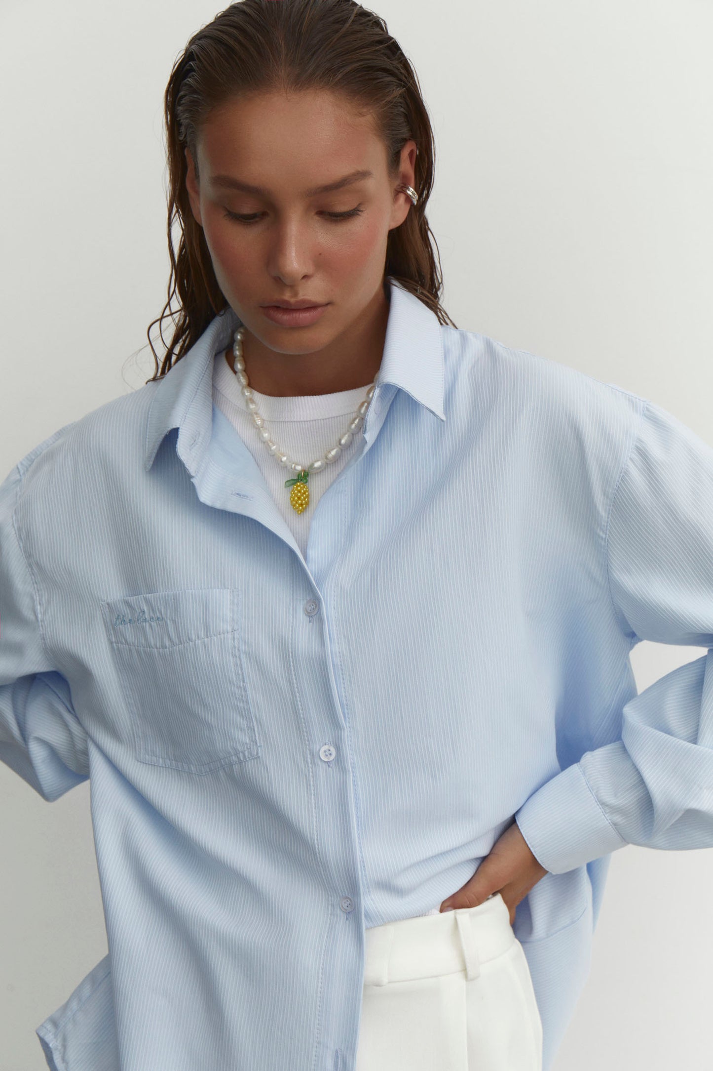 THE LACE Жiночa сорочка оверсайз з вишивкою на кишені