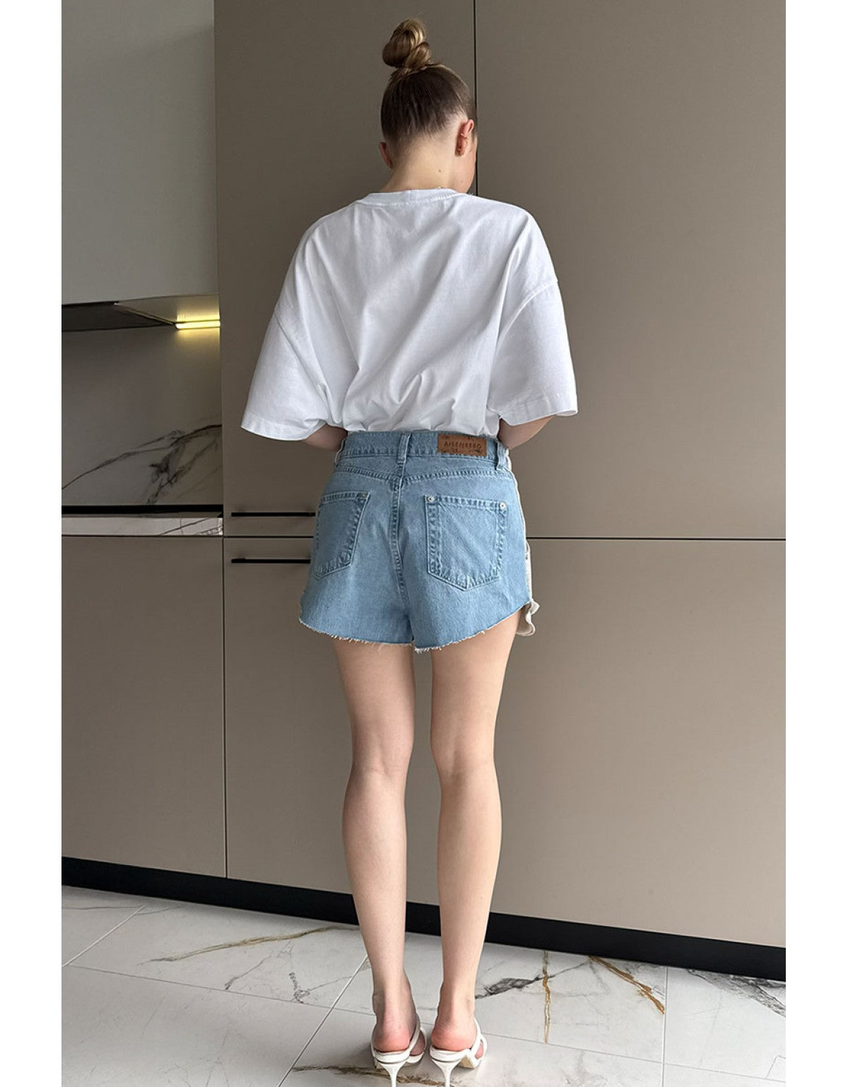 AISENBERG Шорти Comfort Denim