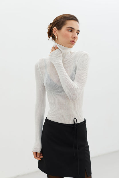 THE LACE Жiночa водолазка тонка в рубчик молочна