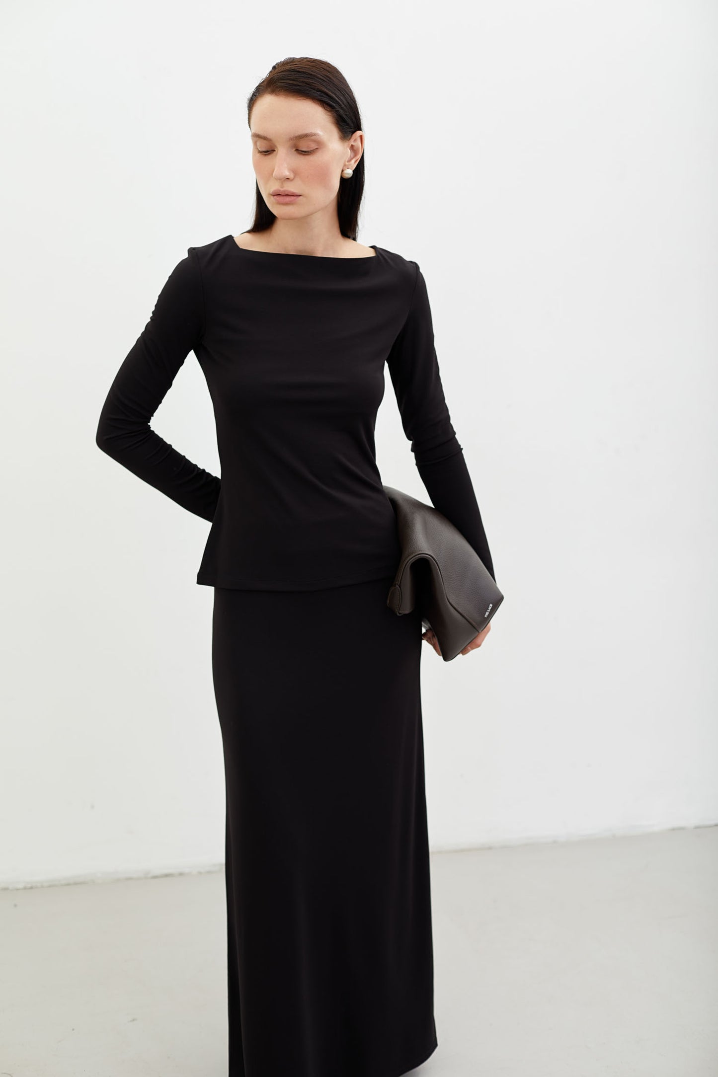 THE LACE Жiночий лонгслів приталений чорний