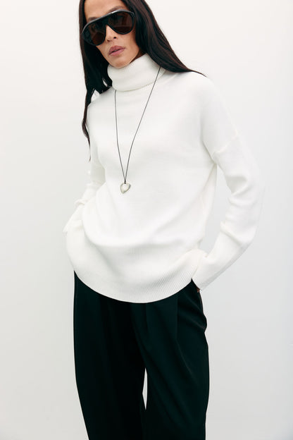 THE LACE Жiночий трикотажний светр з об’ємною горловиною