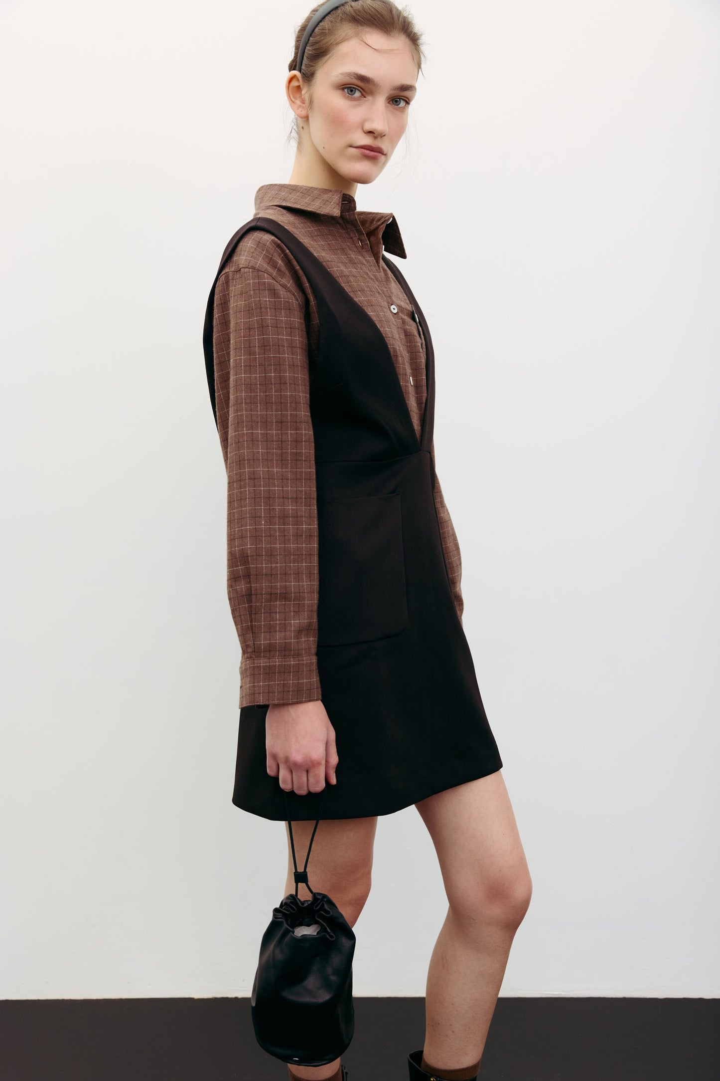 THE LACE Жiночий сарафан міні шоколадний modena