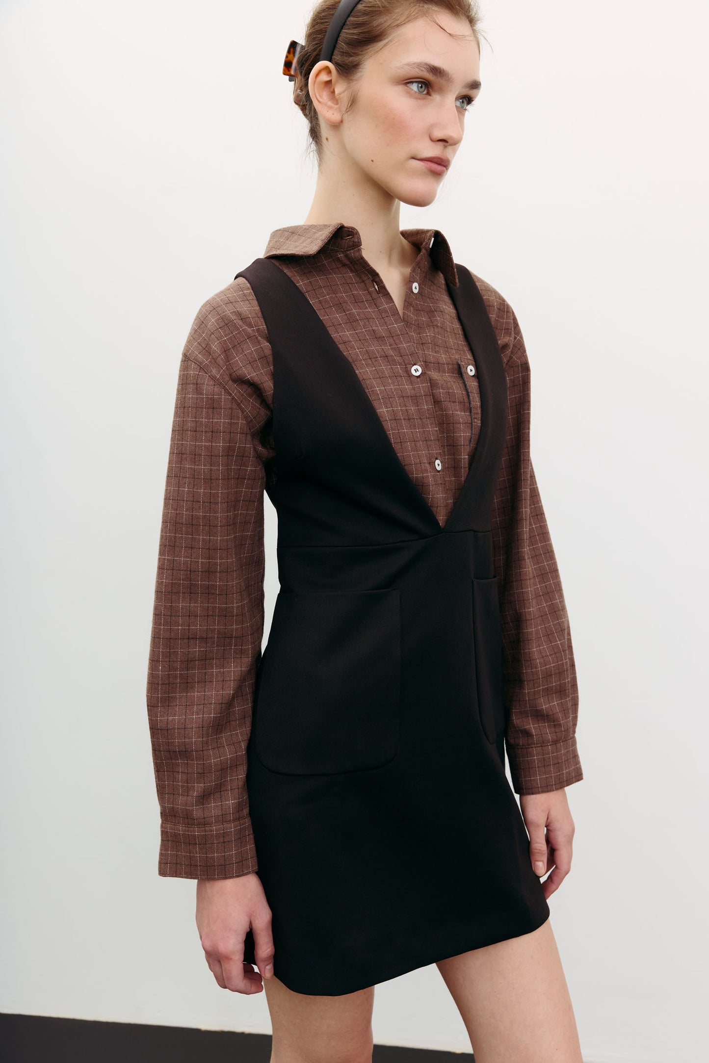 THE LACE Жiночий сарафан міні шоколадний modena