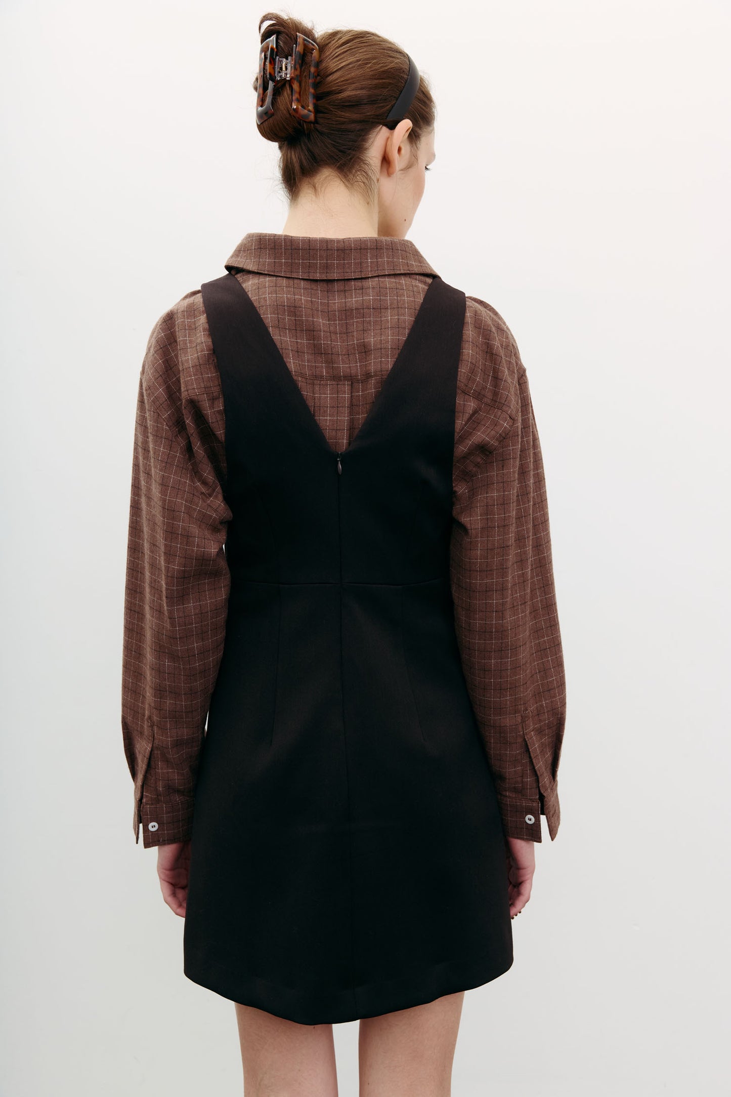 THE LACE Жiночий сарафан міні шоколадний modena