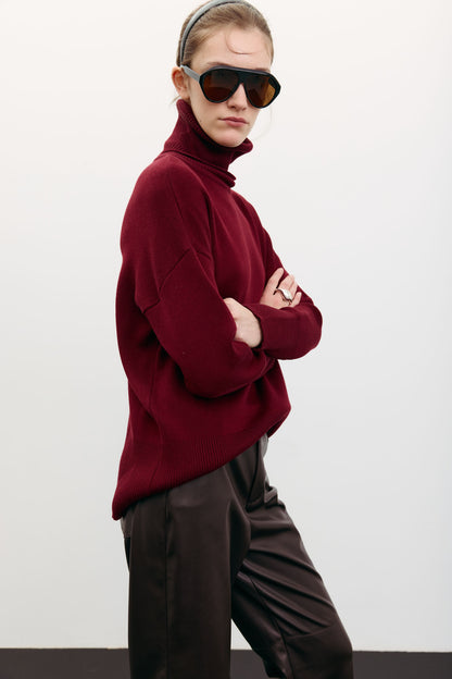 THE LACE Жiночий трикотажний светр з об’ємною горловиною